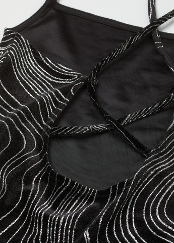 Черное кэжуал платье с открытой спиной H&M с абстрактным узором