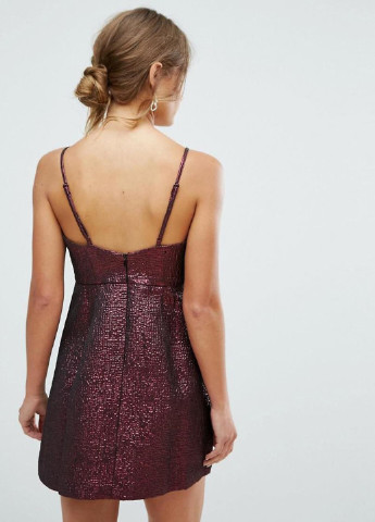 Бордовое коктейльное платье с открытой спиной New Look однотонное