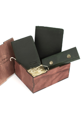 Чоловічий подарунковий набір в коробці №46 зелений (ключниця, обкладинка на документи і паспорт) HandyCover (227723569)