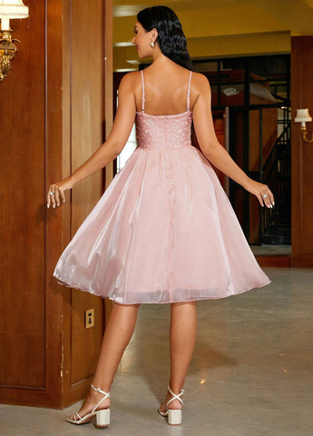 Светло-розовое коктейльное платье бэби долл SHEIN однотонное