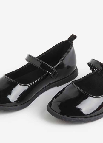 Черные туфли на низком каблуке H&M