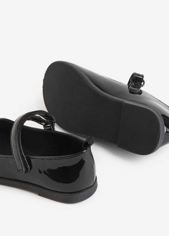 Черные туфли на низком каблуке H&M