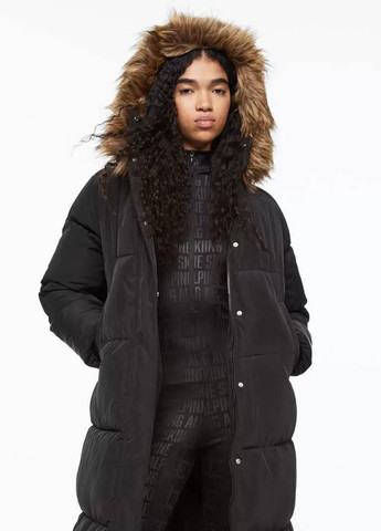 Черная зимняя куртка H&M