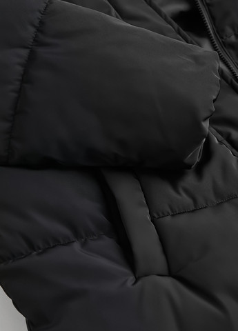 Черная зимняя куртка H&M