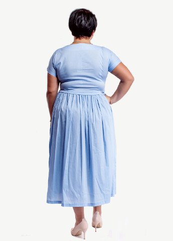 Голубое кэжуал платье платье-футболка Modna Anka однотонное