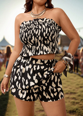 Чорно-білий літній комплект (топ, шорти) SHEIN