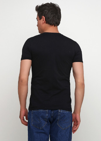 Черная футболка Gildan