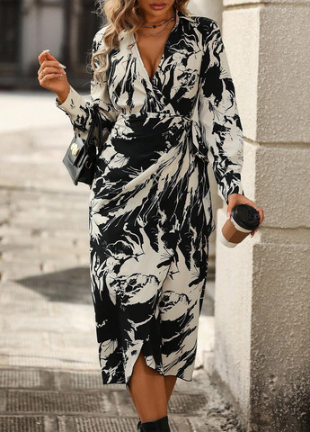 Черно-белое кэжуал платье на запах SHEIN с абстрактным узором