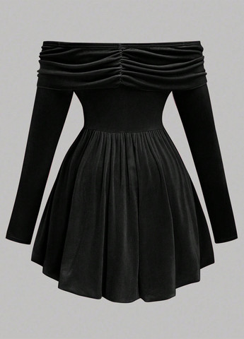 Черное кэжуал платье с открытыми плечами SHEIN однотонное