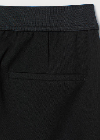 Черные кэжуал демисезонные зауженные, укороченные брюки H&M