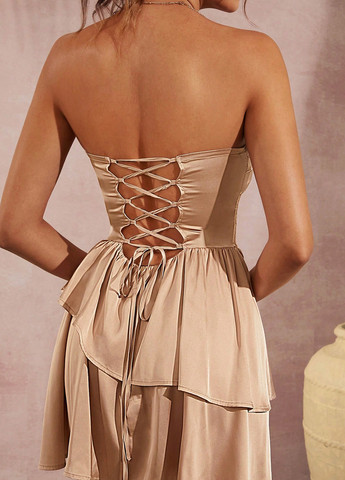 Светло-бежевое праздничный платье с открытыми плечами, клеш SHEIN однотонное
