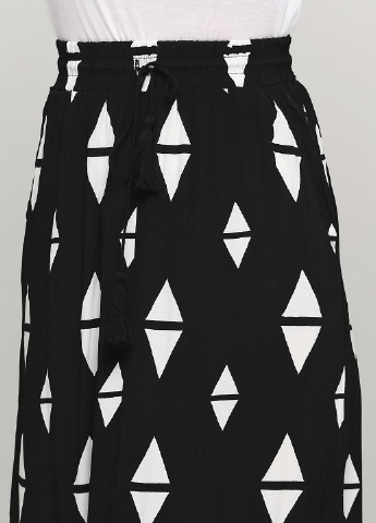 Спідниця H&M а-силует геометрична чорна кежуал віскоза