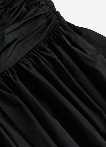 Черное кэжуал платье клеш H&M однотонное