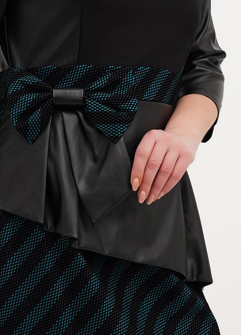 Чорна кежуал сукня Imperial в смужку