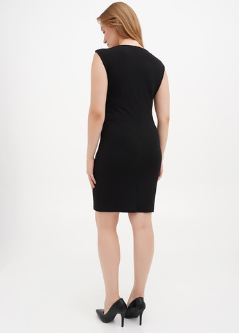 Черное коктейльное, кэжуал платье силуэтная Sassofono Club однотонное