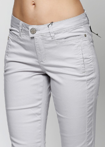 Светло-серые джинсовые летние зауженные брюки Street One