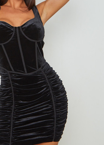 Черное коктейльное платье с корсетом, с открытой спиной PrettyLittleThing однотонное