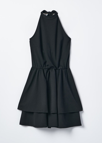 Черное кэжуал платье клеш, с открытой спиной Mohito однотонное