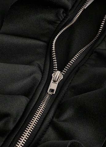 Черная демисезонная куртка SHEIN