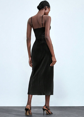 Черное кэжуал платье с открытыми плечами, плиссированное SHEIN однотонное