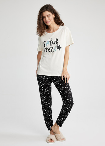 Молочна всесезон піжама (футболка, штани) футболка + штани DeFacto