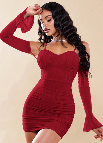 Червона вечірня сукня з відкритими плечима SHEIN однотонна