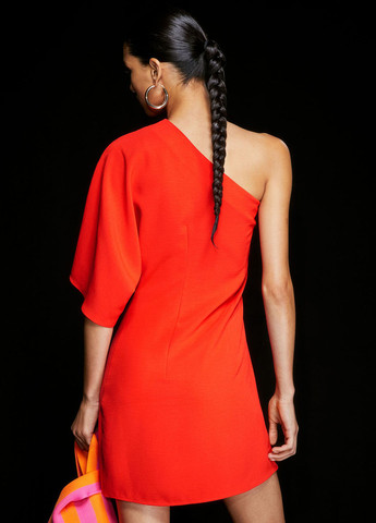 Красное кэжуал, коктейльное платье на одно плечо H&M однотонное
