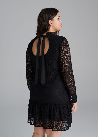 Черное коктейльное платье с открытой спиной Sinsay однотонное