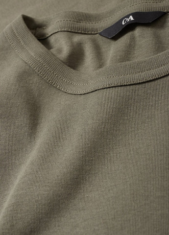 Хаки (оливковая) футболка C&A