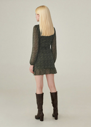 Черное кэжуал платье на запах Sinsay с абстрактным узором