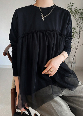 Чорна блуза з баскою SHEIN