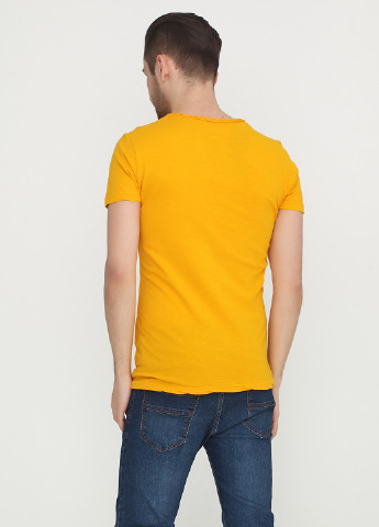 Желтая футболка D&A