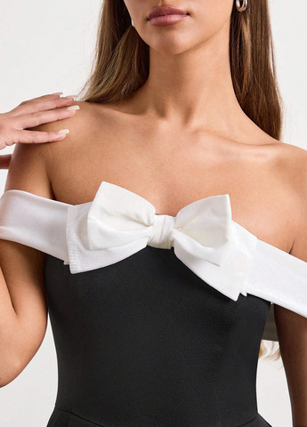 Чорна святковий, коктейльна, вечірня сукня кльош, з відкритою спиною, а-силует SHEIN однотонна