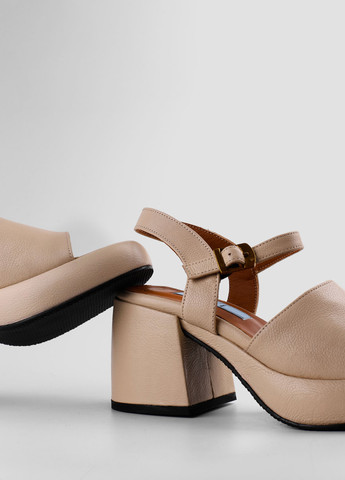 Бежевые босоножки Ilvi с ремешком