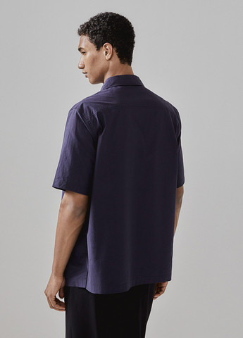 Темно-синяя кэжуал рубашка однотонная H&M