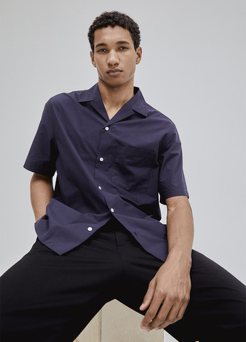 Темно-синяя кэжуал рубашка однотонная H&M