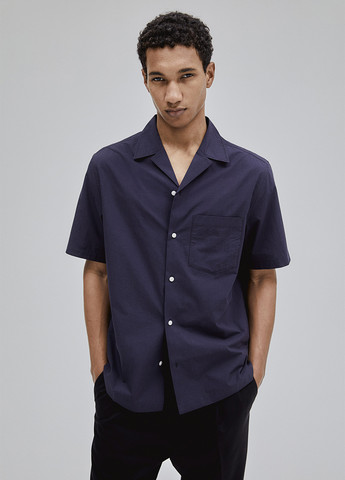 Темно-синяя кэжуал рубашка однотонная H&M