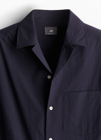 Темно-синяя кэжуал рубашка однотонная H&M