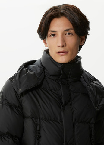 Черная зимняя куртка Lacoste