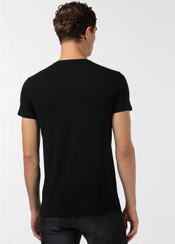 Черная футболка Lacoste