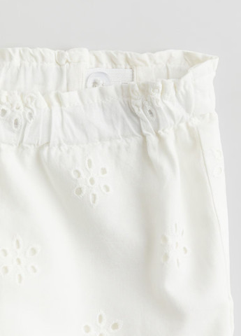 Белые кэжуал демисезонные брюки H&M