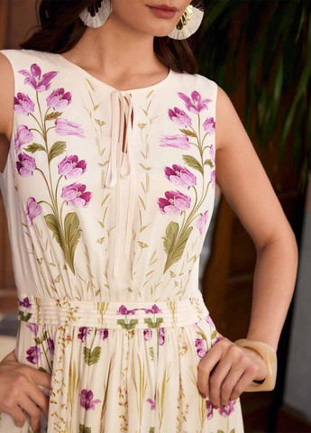 Светло-бежевое кэжуал платье клеш SHEIN с цветочным принтом