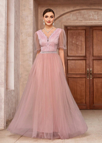 Светло-розовое вечернее платье с пышной юбкой SHEIN однотонное