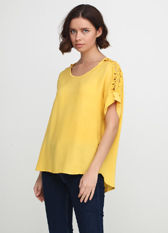 Желтая летняя блуза Moda in Italy