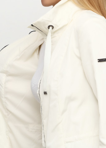 Молочна демісезонна куртка Finn Flare