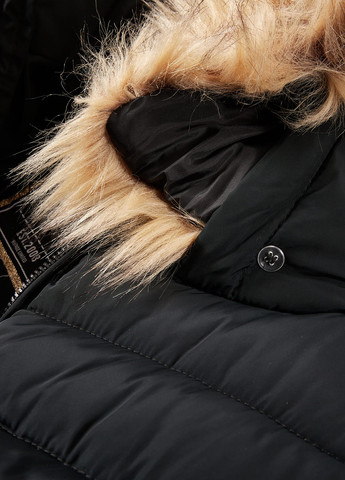 Черная зимняя куртка C&A