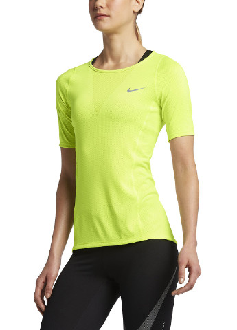 Желтая летняя футболка с коротким рукавом Nike
