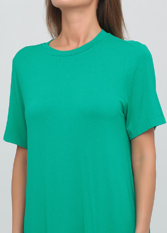 Зеленое кэжуал платье платье-футболка Monki однотонное