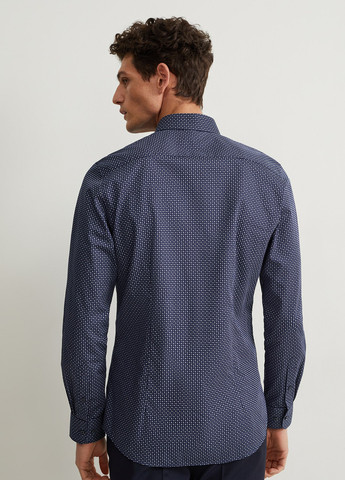 Темно-синяя классическая рубашка с абстрактным узором C&A