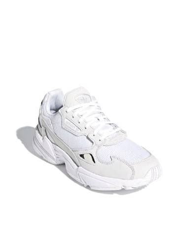 Белые всесезонные кроссовки adidas Falcon